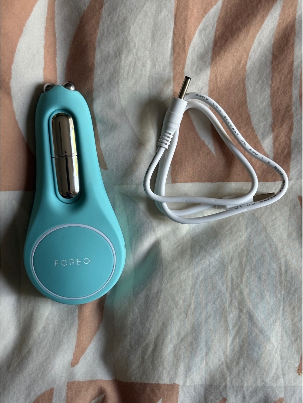 Foreo Facial Toning Device with Charging Cable - Blue